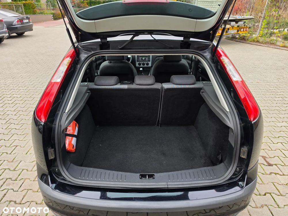Ford Focus 1.6 16V Fun X - 15