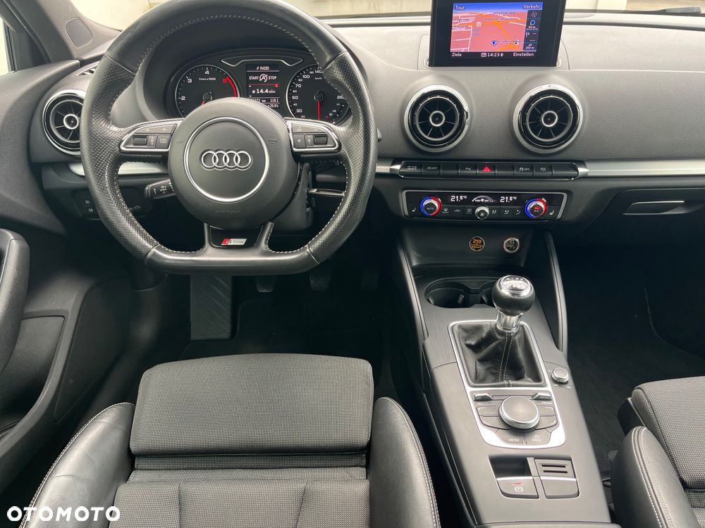 Audi A3 Sportback 2.0 TDI S line Sportpaket - 13