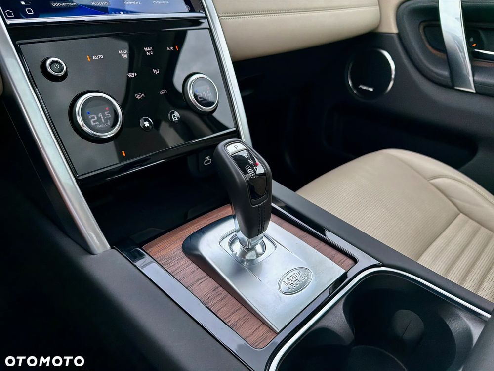 Land Rover Discovery Sport - 11