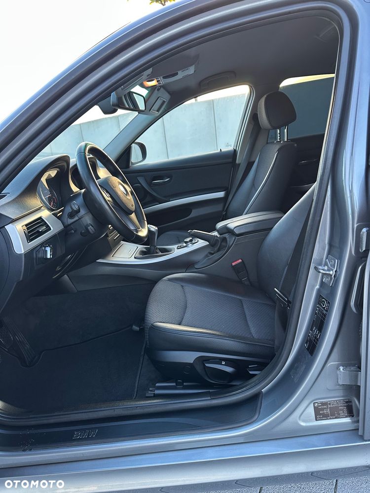 BMW Seria 3 320d Eff.Dynamics - 25