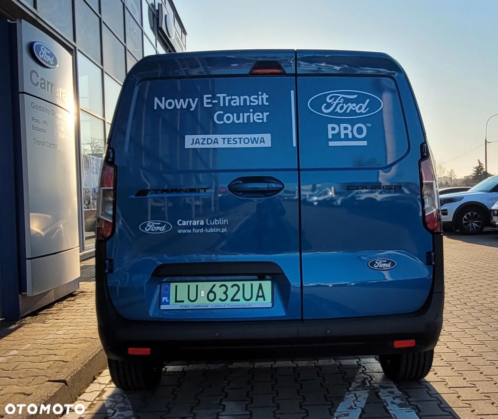 Ford Transit Courier - 9