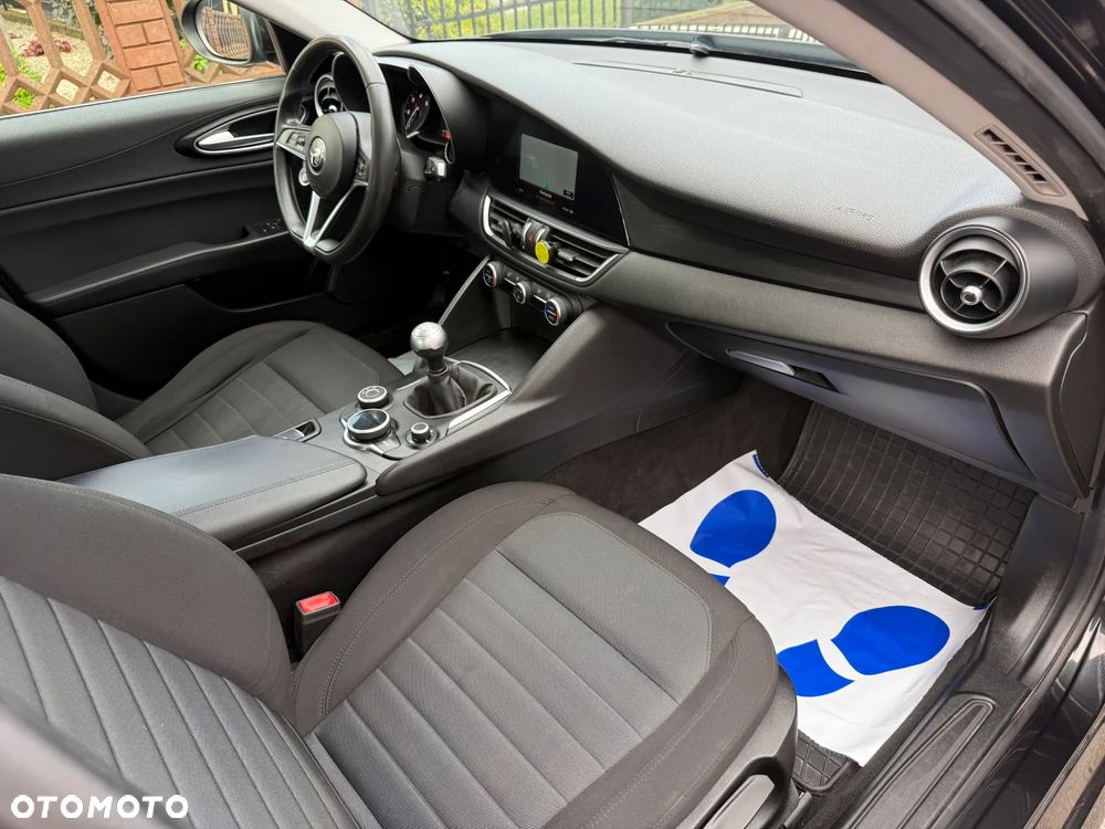 Alfa Romeo Giulia 2.2 D Turbo - 13