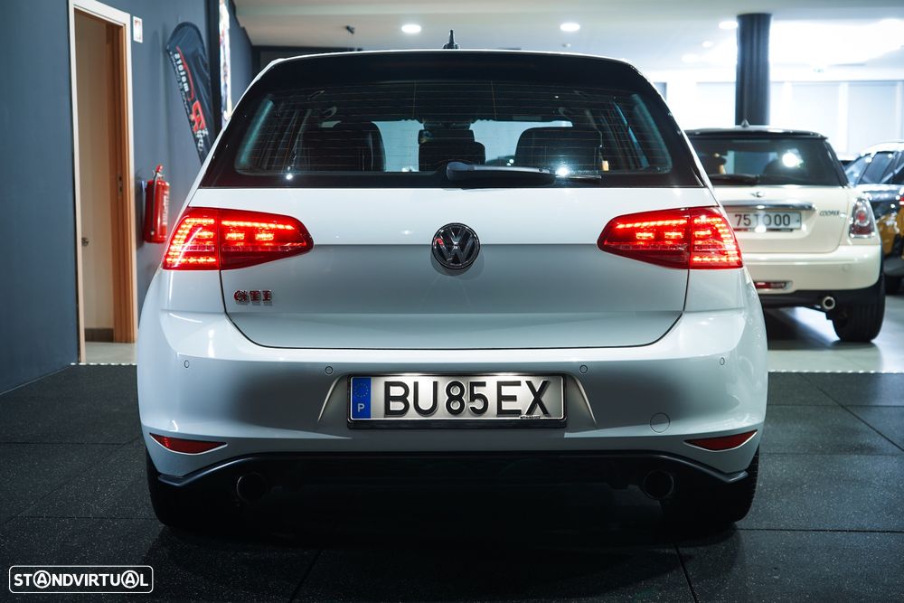 VW Golf 2.0 TSi GTi DSG Performance - 11