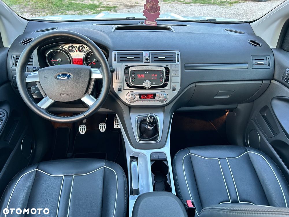 Ford Kuga 2.0 TDCi 4x4 Titanium - 11