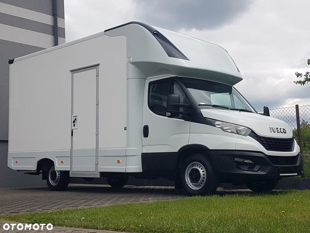 Iveco DAILY KONTENER NISKOPODŁOGOWY 4,43x2,23x2,42 SKLEP FOODTRUCK BAR KLIMA KONIOWÓZ KAMPER - 30