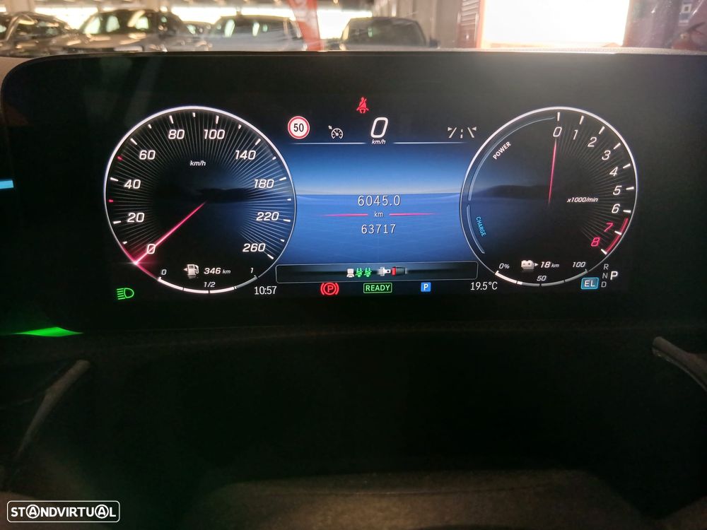 Mercedes-Benz A 250 e AMG Line - 18