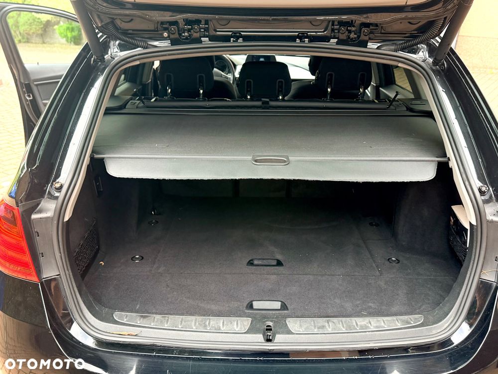 BMW Seria 3 320d - 23