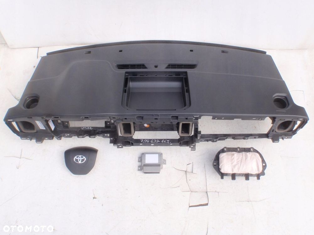 toyota proace deska kokpit konsola poduszki pasy - 3