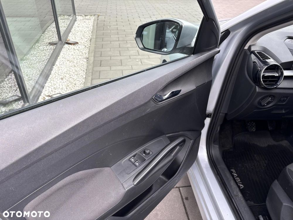 Skoda Fabia 1.0 Ambition - 10