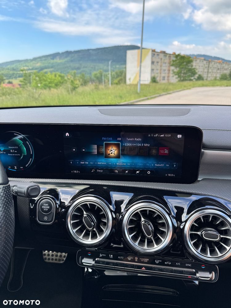 Mercedes-Benz CLA 250 4-Matic Edition 1 7G-DCT - 30