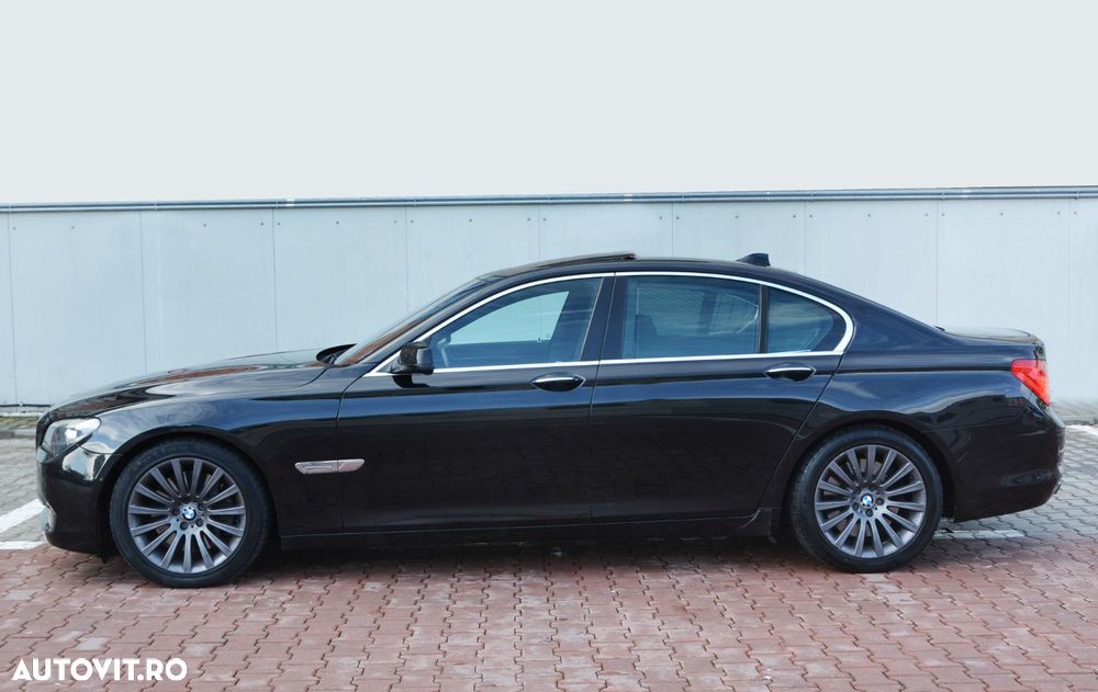 BMW Seria 7 750i - 4