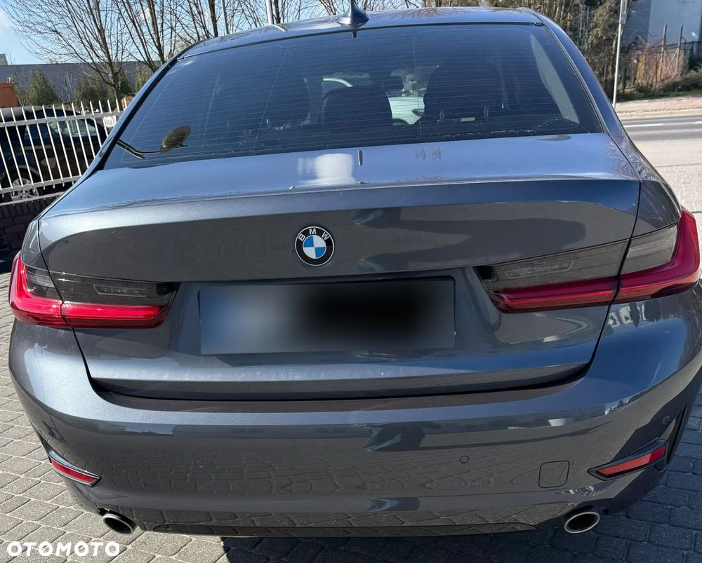 BMW Seria 3 318d - 11