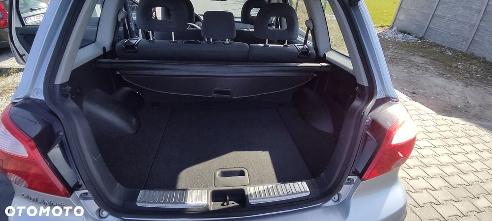 Mitsubishi Outlander 2.0 2WD Invite - 27