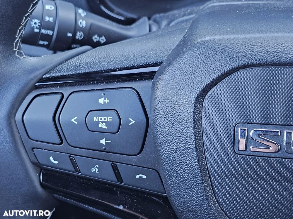 Isuzu D-Max 1.9 DSL 4x4 Double Cab 6AT Executive - 11