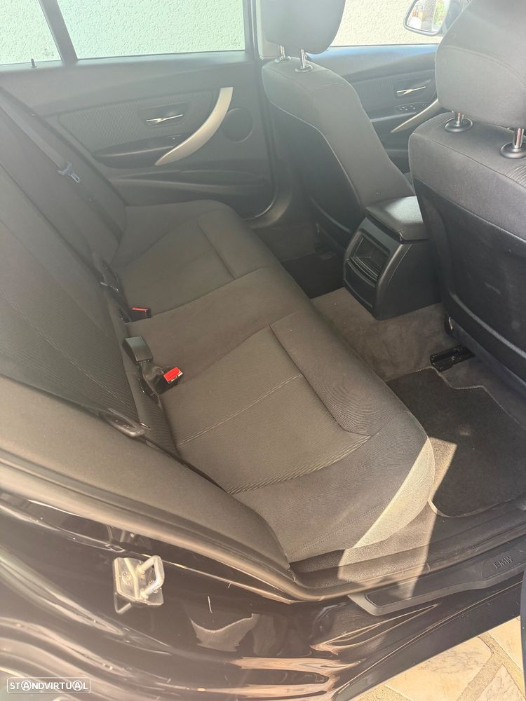 BMW 318 d DPF Edition Sport - 3