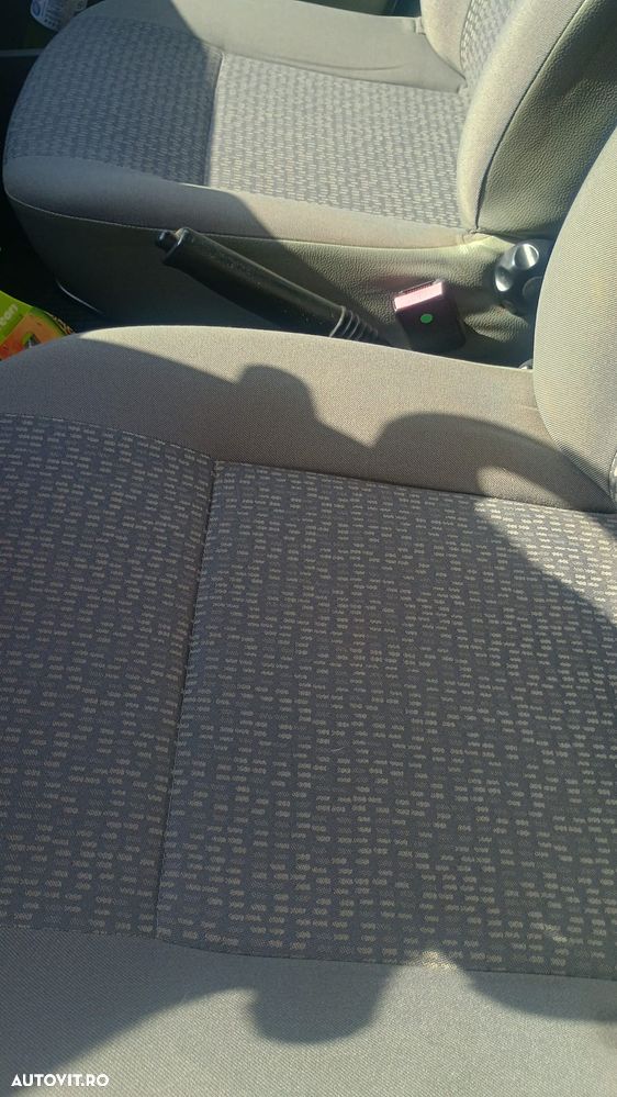 Dacia Logan 1.6 16V Preference - 12