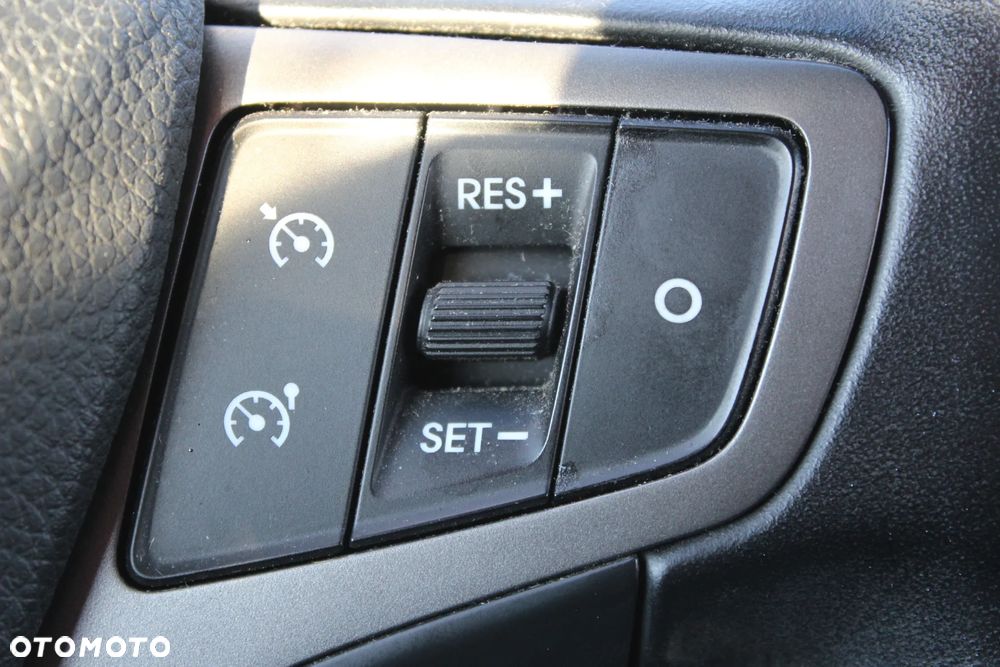 Hyundai i40 Kombi blue 1.7 CRDi DCT Premium - 17