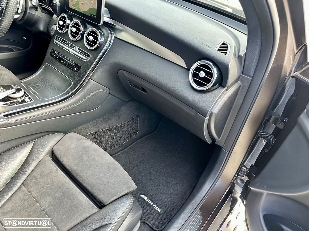 Mercedes-Benz GLC 300 e Coupe 4Matic 9G-TRONIC AMG Line - 37