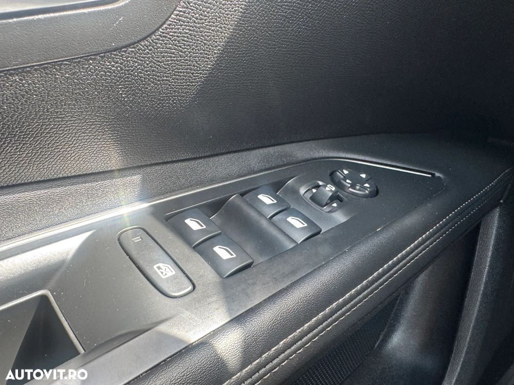 Peugeot 5008 BlueHDI 130 EAT8 Allure - 17