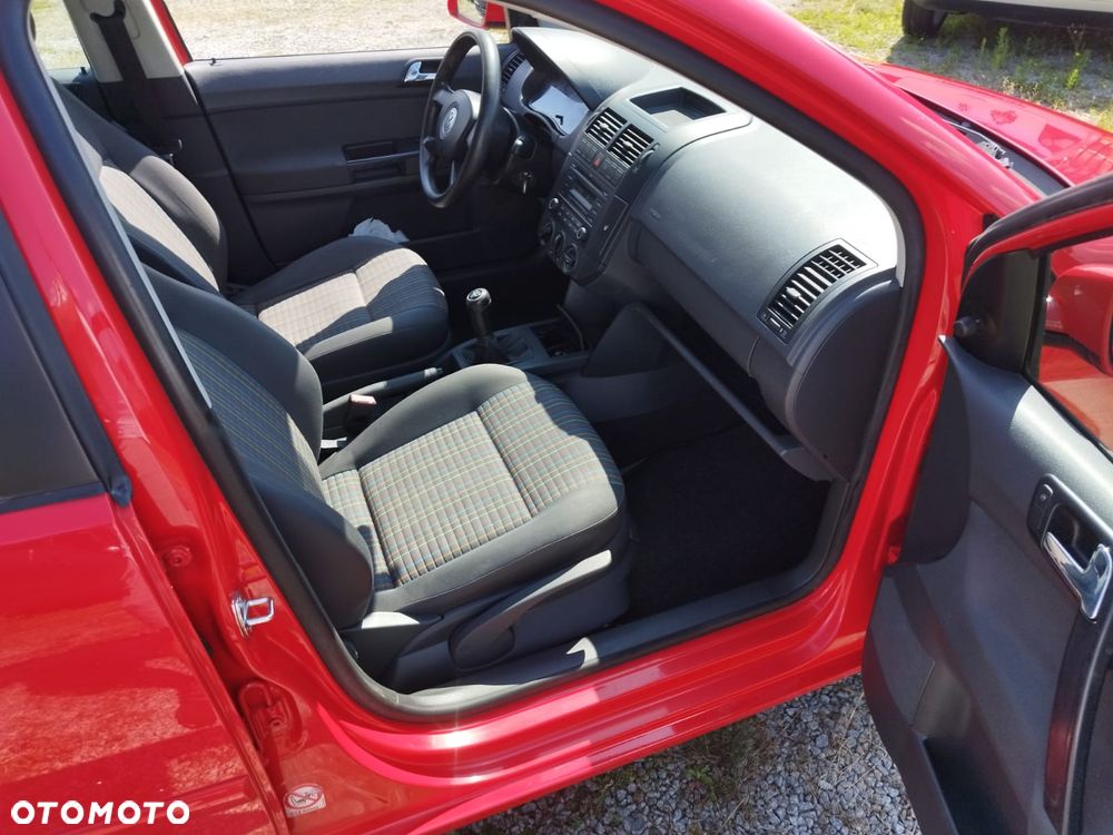 Volkswagen Polo - 12