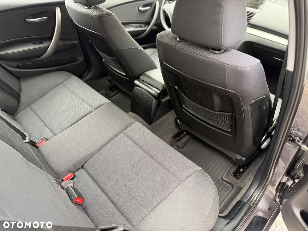 BMW Seria 1 116i - 22