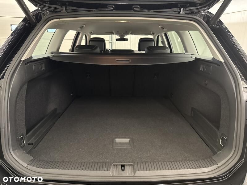 Volkswagen Passat - 20