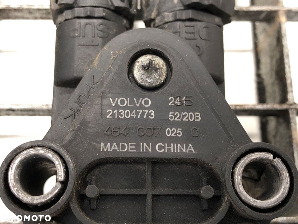 ZAWÓR POZIOMOWANIA KABINY  VOLVO FH II 2012 - 2022 460 21304773 - 3