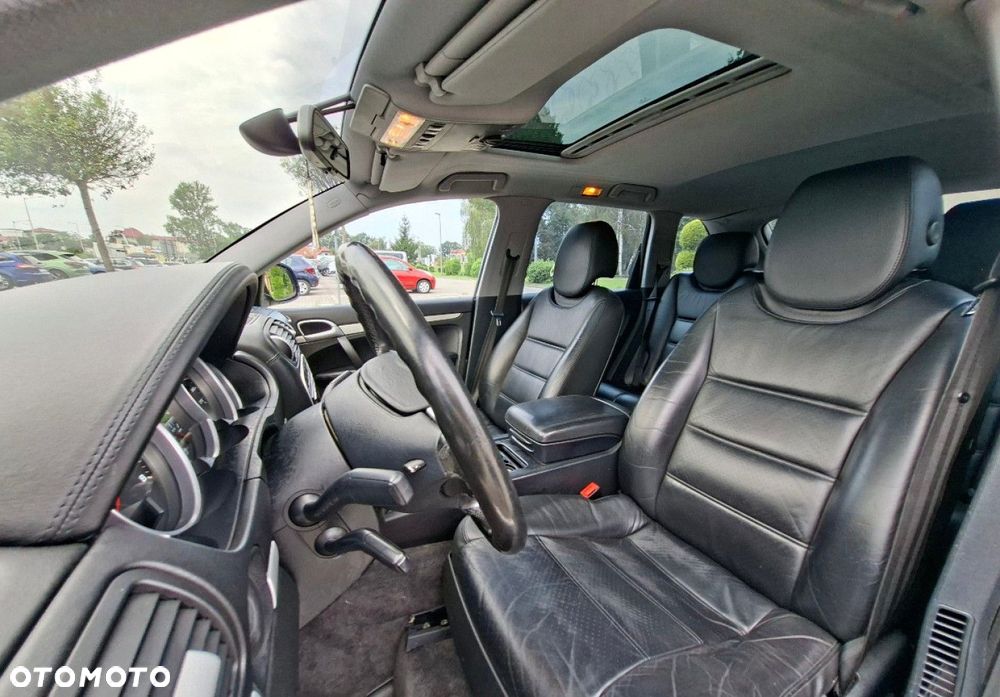Porsche Cayenne - 22