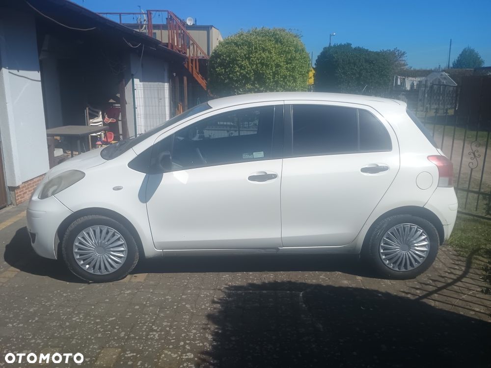 Toyota Yaris - 2