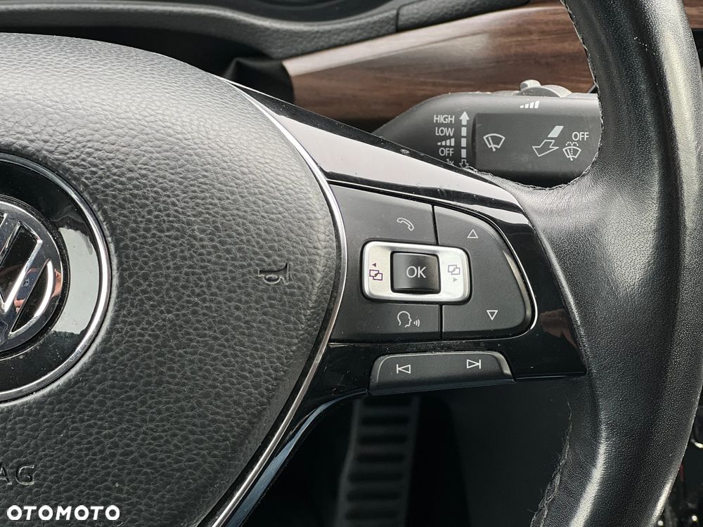 Volkswagen Passat - 15