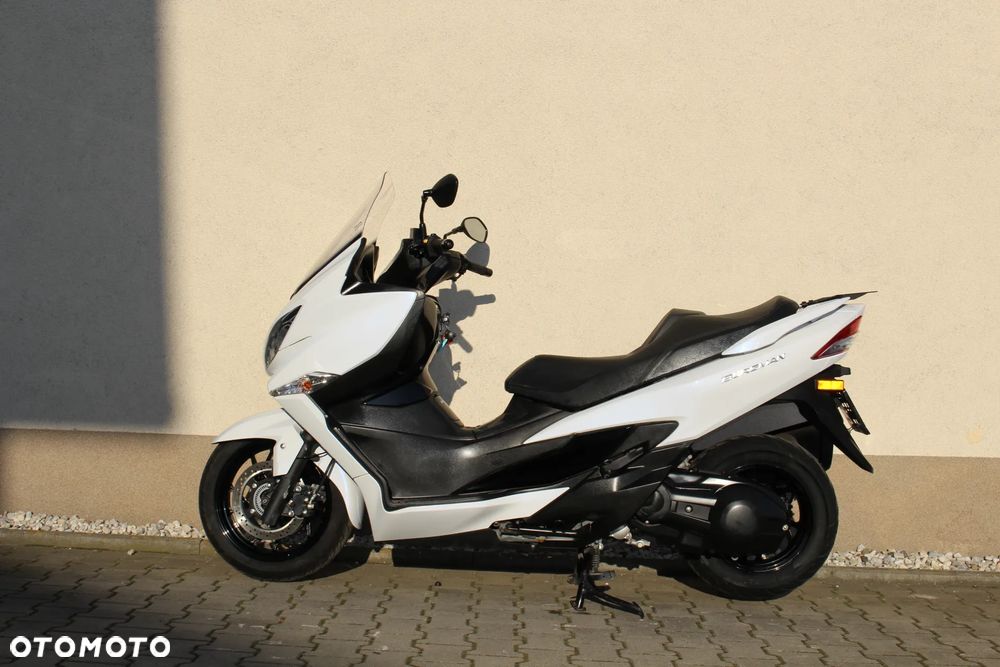 Suzuki Burgman - 19