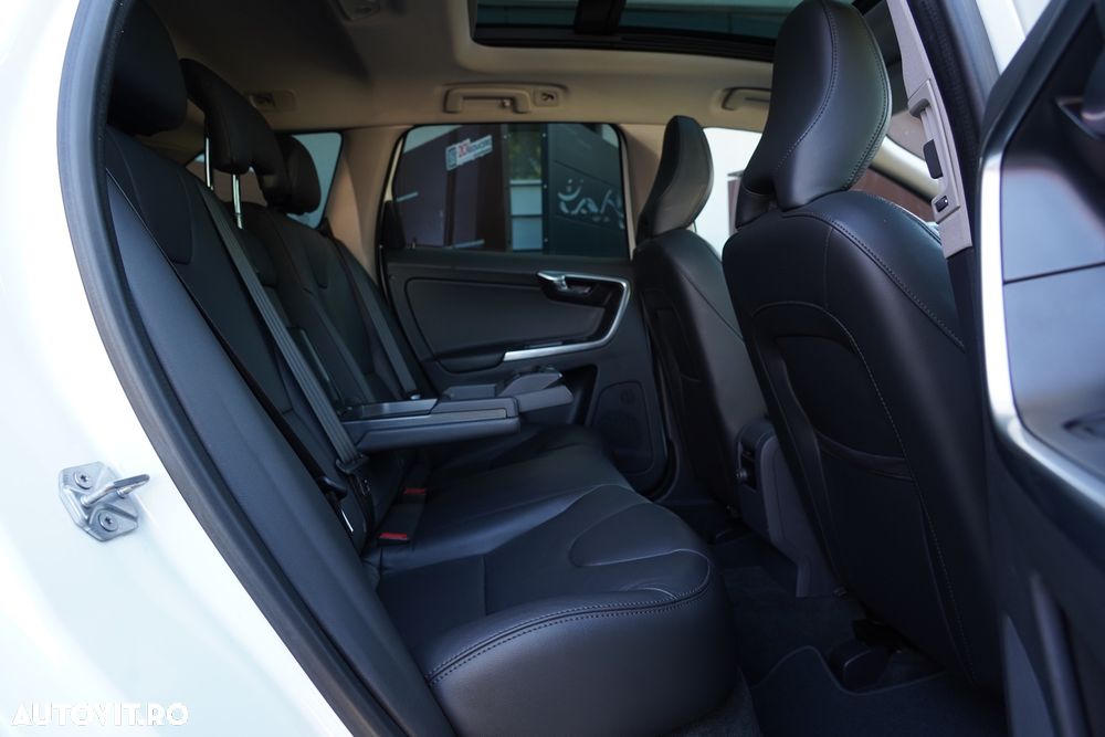 Volvo XC 60 D4 Geartronic Summum - 12