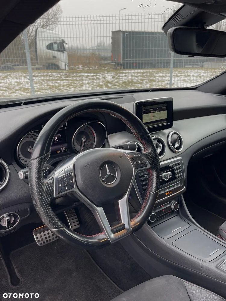 Mercedes-Benz GLA 200 7G-DCT AMG Line - 9
