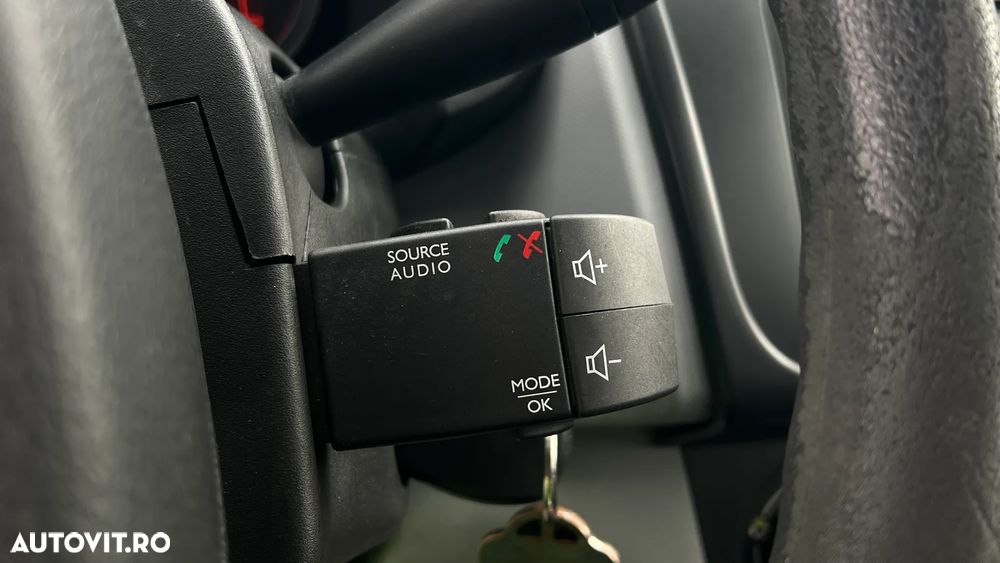 Dacia Sandero 1.5 75CP Laureate - 16