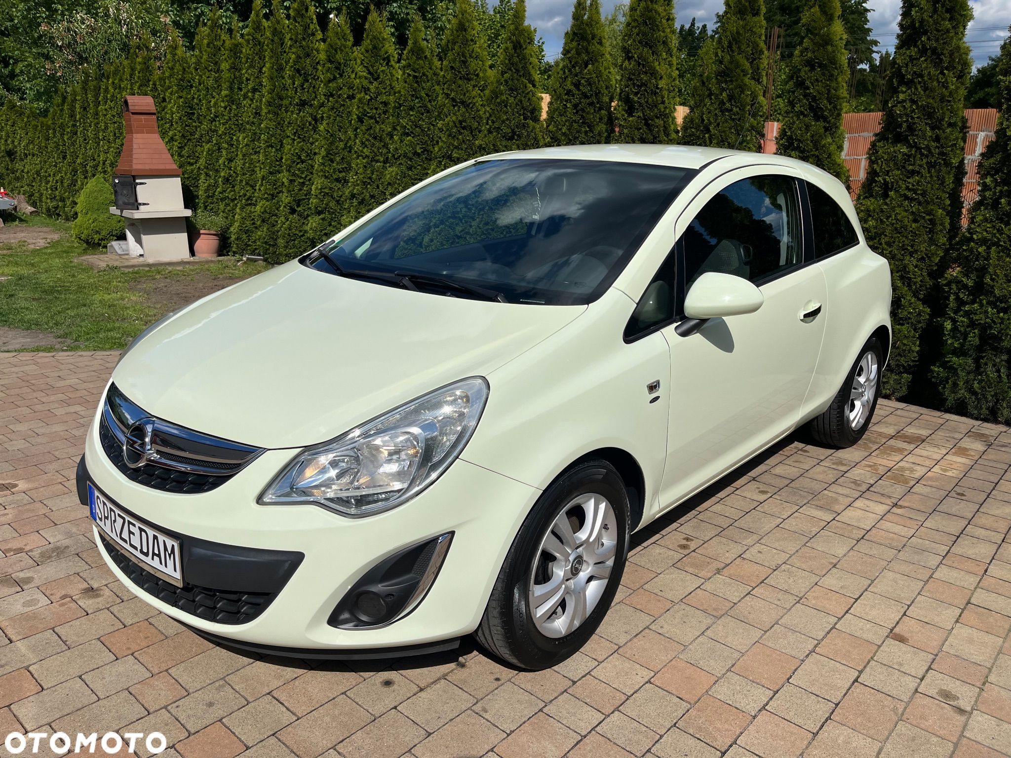 Opel Corsa 1.4 16V Color Edition - 1