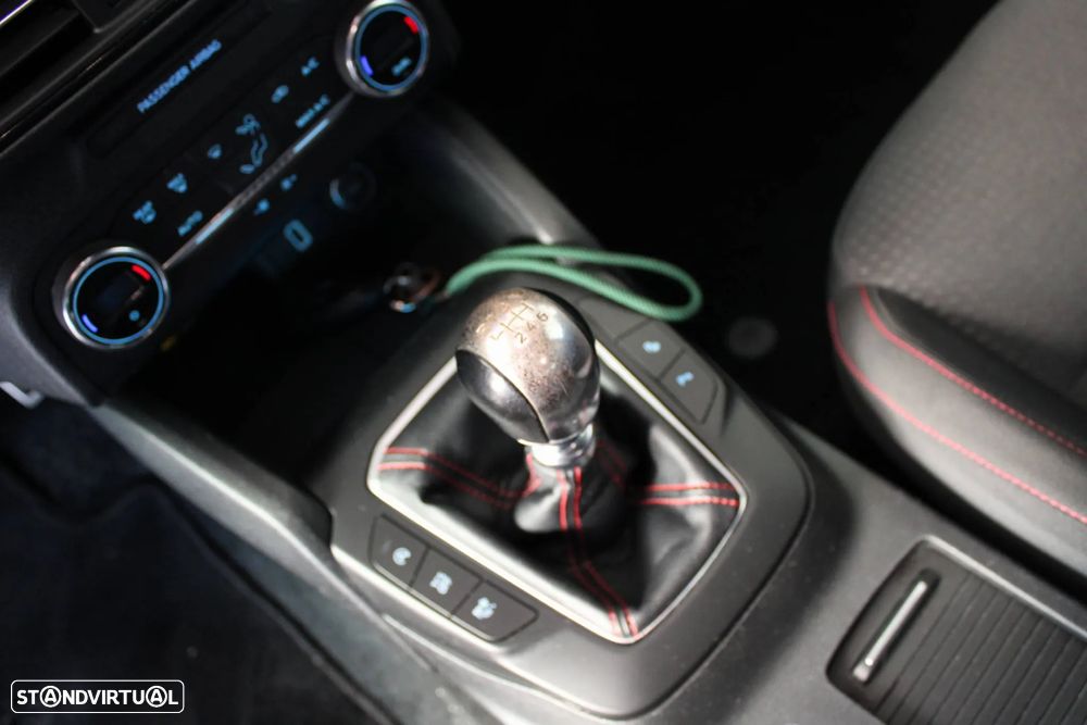 Ford Focus 1.5 TDCi EcoBlue ST-Line - 12