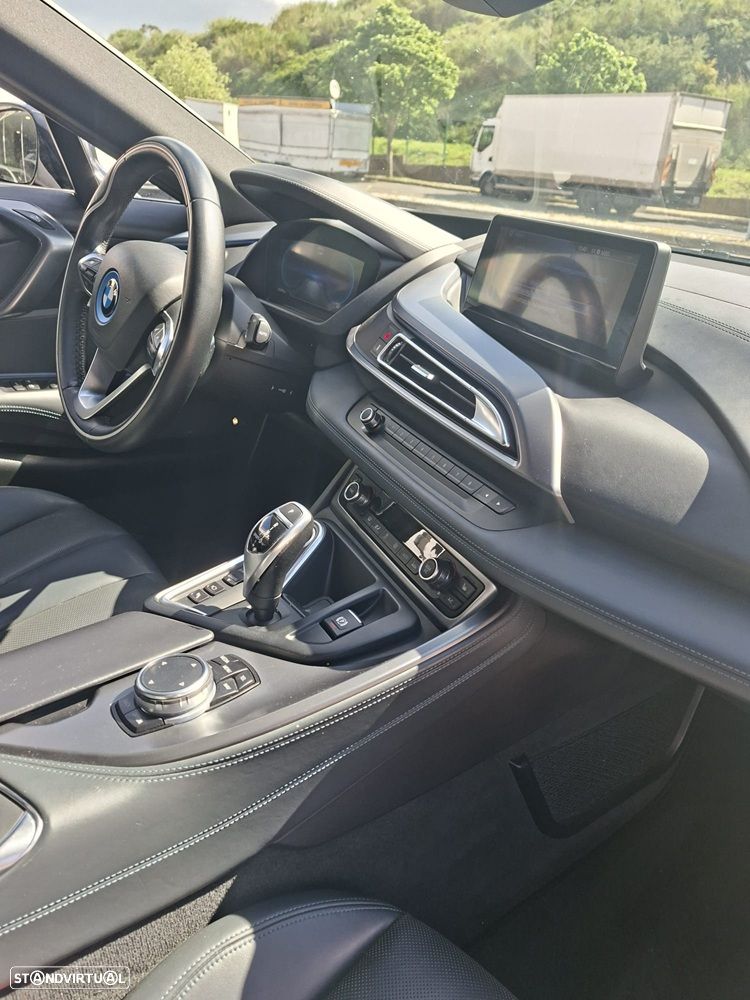 BMW i8 Pure Impulse - 11