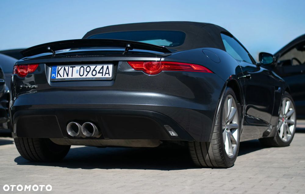 Jaguar F-Type R-Dynamic - 8