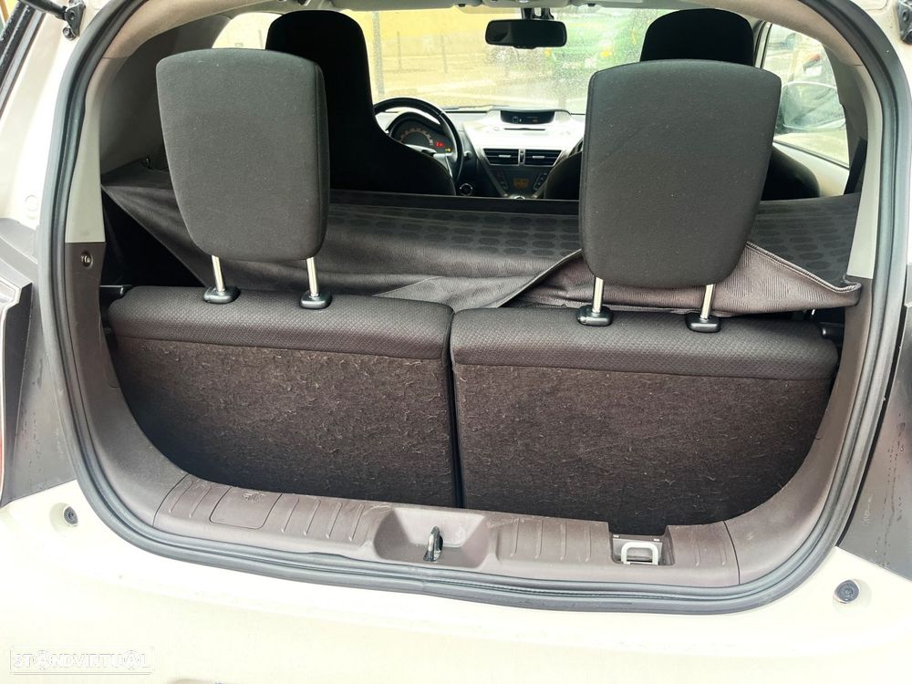 Toyota iQ 1.0 VVT-i 2 EP - 17