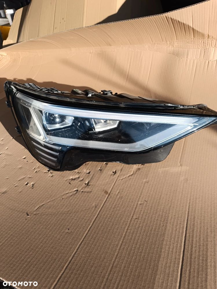 Audi E-Tron lampa  Led 4KE941040 - 1