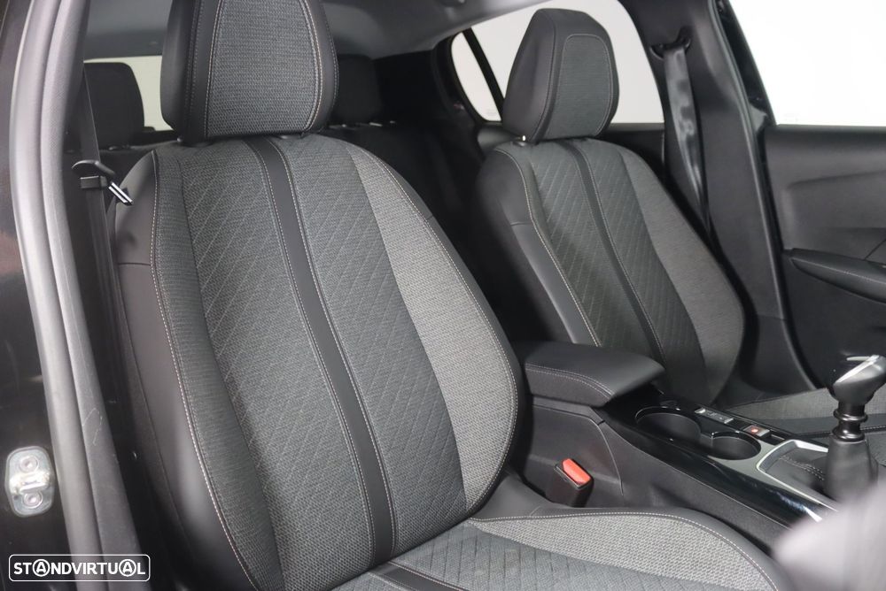 Peugeot 208 1.2 PureTech Allure - 5