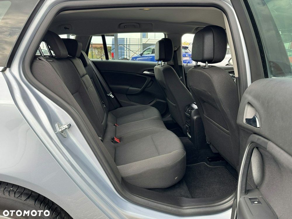 Opel Insignia - 19