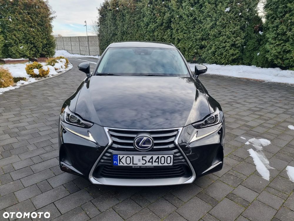 Lexus IS Business Edition - 13