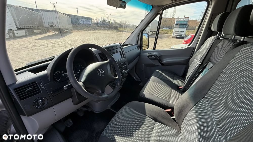 Mercedes-Benz Sprinter - 13