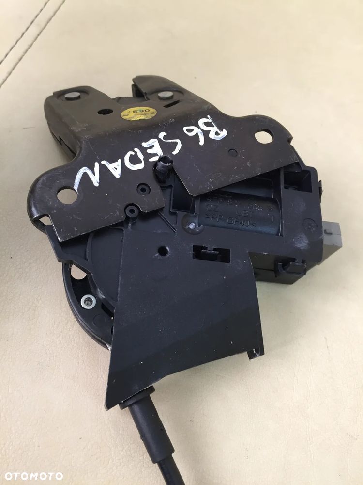 ZAMEK KLAPY TYŁ BAGAŻNIKA VW PASSAT B6 AUDI A4 B7 A6 C6 SEDAN 4E0827505C 4F5827505B 3C5827531D - 9