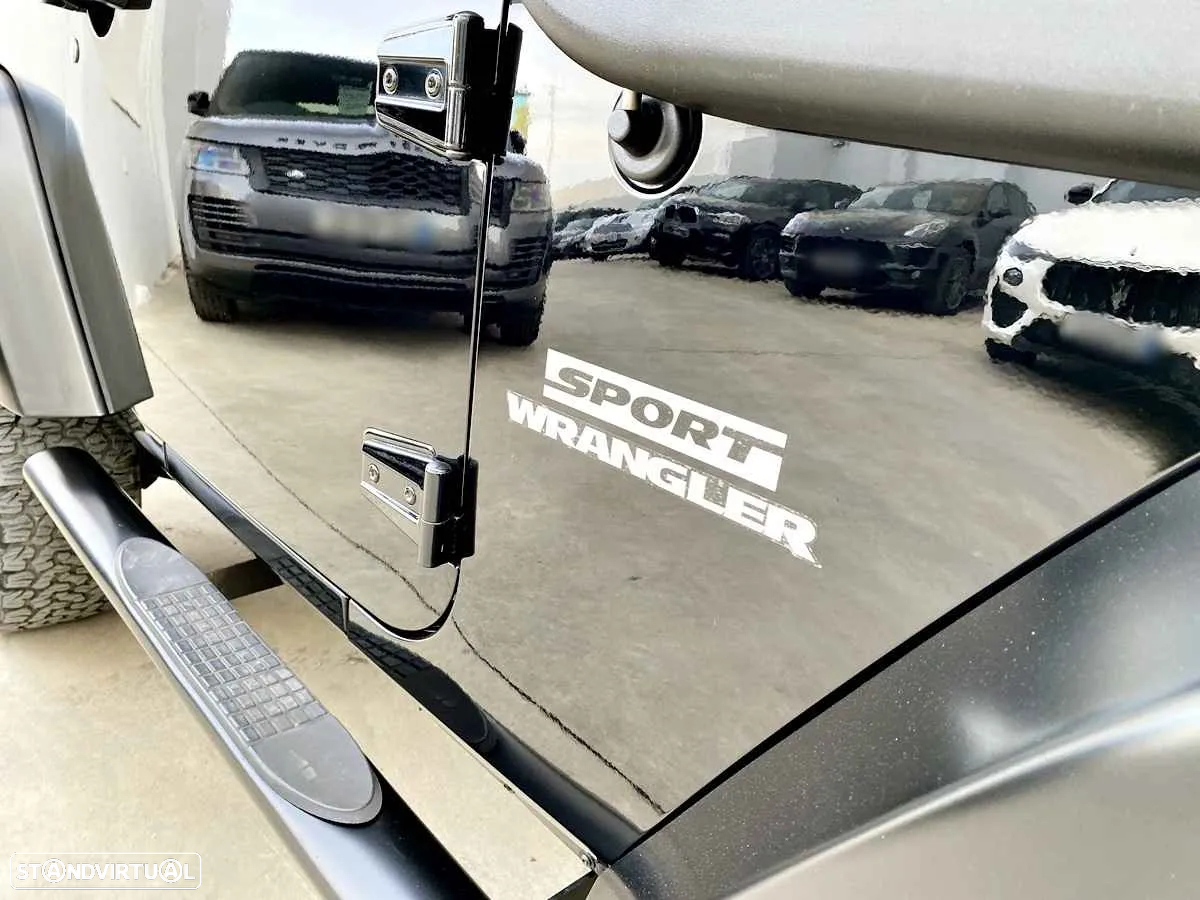 Jeep Wrangler - 36