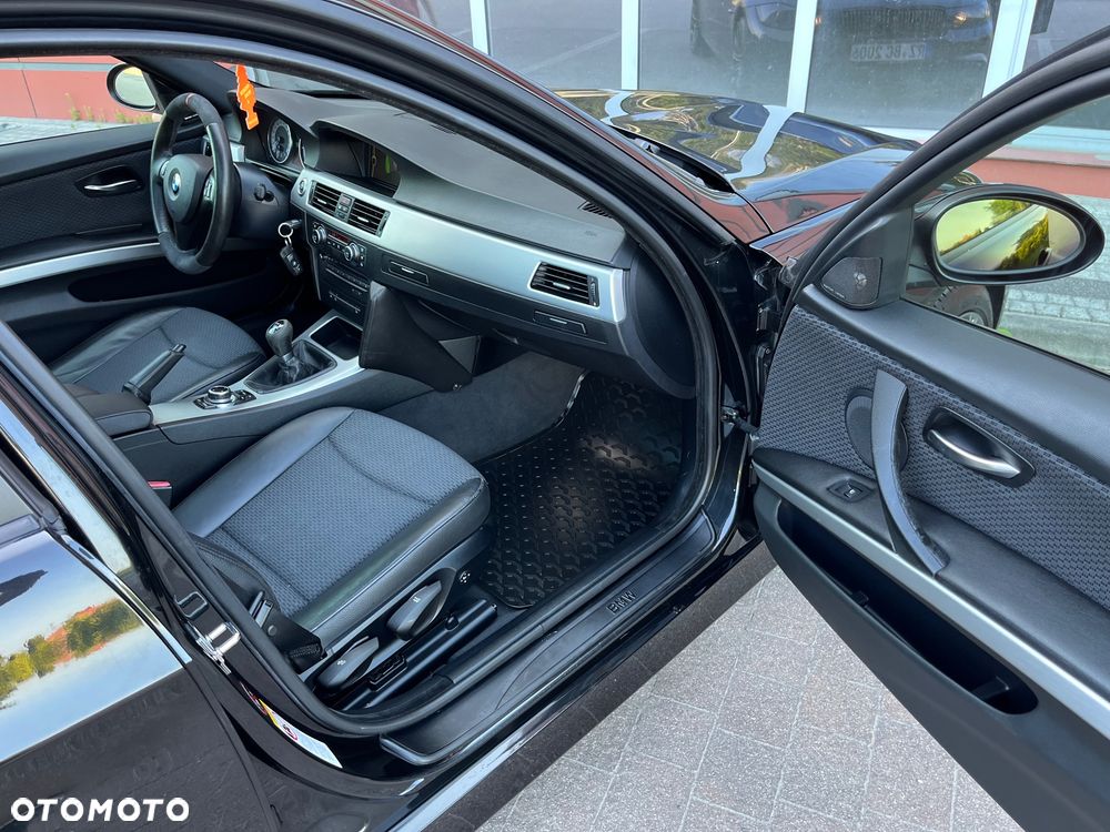 BMW Seria 3 320d DPF Blue Performance Edition Fleet Sport - 32