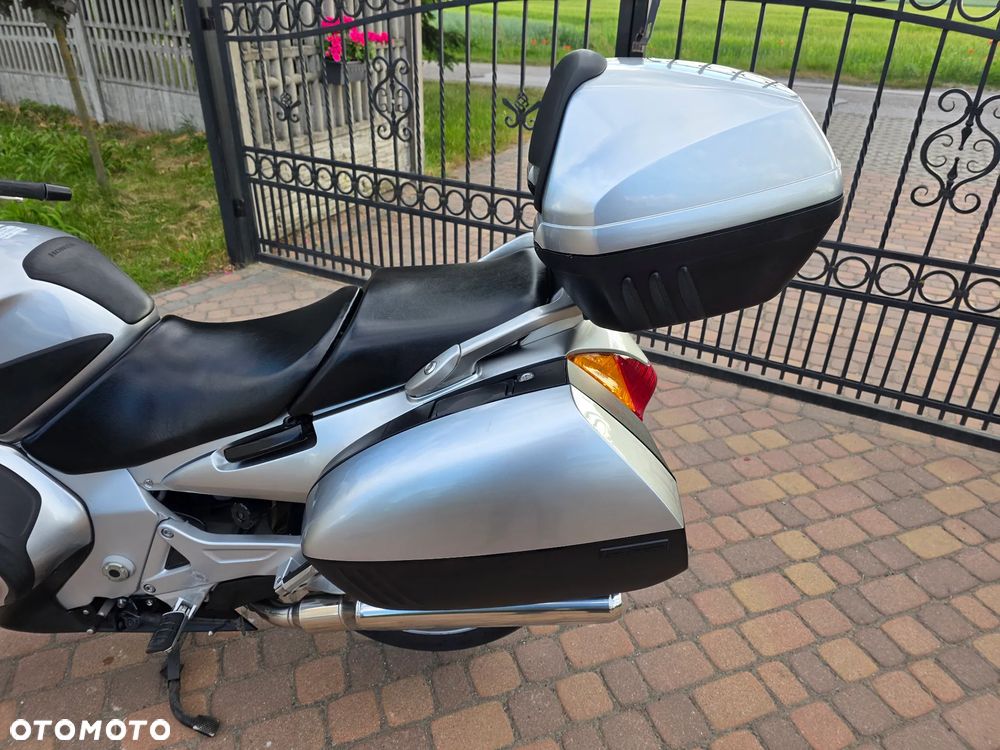 Honda ST - 9