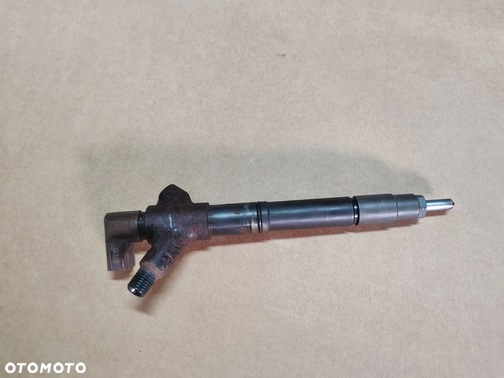 Wtrysk wtryskiwacz 23670-26071 2.0 D4D Toyota RAV-4 RAV4 IV 12-15