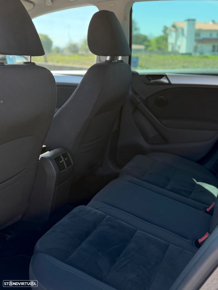 VW Golf 1.6 TDi Highline - 5